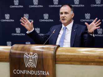 Confindustria abbassa le stime sul Pil (+ 0,6% nel 2025). “Per l’industria rischio declino strutturale”