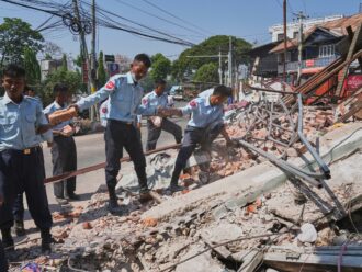 Terremoto Myanmar: 26enne estratto vivo dopo 5 giorni sotto le macerie. Il video