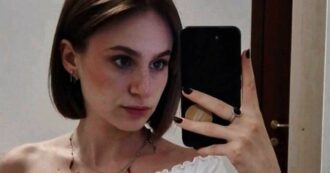 Copertina di Ilaria Sula, la madre di Mark Samson confessa: “L’ho aiutato a ripulire”. A Terni i funerali della 22enne uccisa