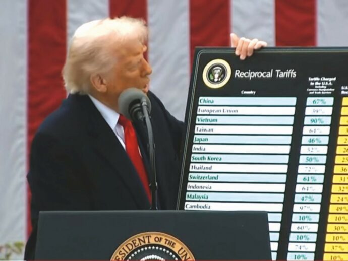 Copertina di Trump: “Dazi al 20% ai ladri Ue e 25% sulle auto non Usa”