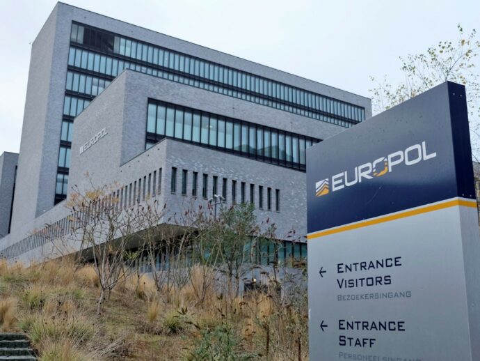 “Kidflix”, colpo alla più grande piattaforma pedopornografica