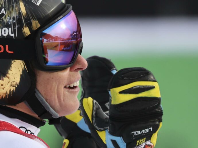 Grave incidente per Federica Brignone, esami choc: frattura scomposta del piatto tibiale e del perone