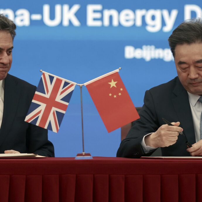 Il terrore dei media Usa: “Le politiche commerciali di Trump sono un assist per la Cina”