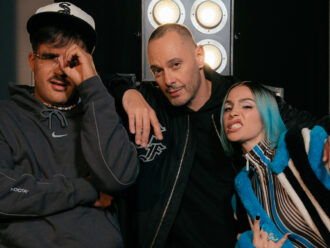 Copertina di Fabri Fibra: "Elio e le Storie Tese contro l'autotune? Un boomer. Usarlo non è affatto facile"