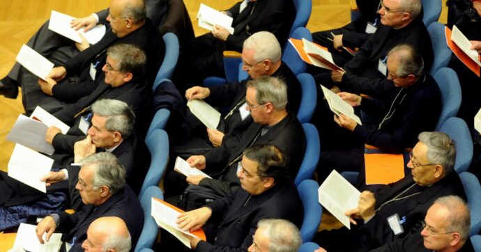 Cari parlamentari-cattolici-non-preti, dire che ‘le armi servono’ è una vera blasfemia