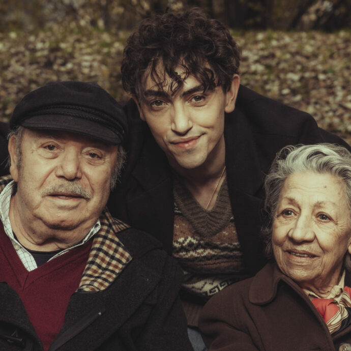 “Io e Lino Banfi commossi fino alle lacrime per le nostre storie. Mio nonno ha amato fino all’ultimo mia nonna malata di Alzheimer”: così Michele Bravi