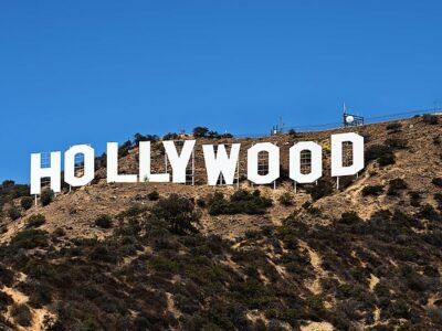 Copertina di La scure dei dazi anche su Hollywood, l’analisi di Variety: “Doppio colpo” per l’intero settore