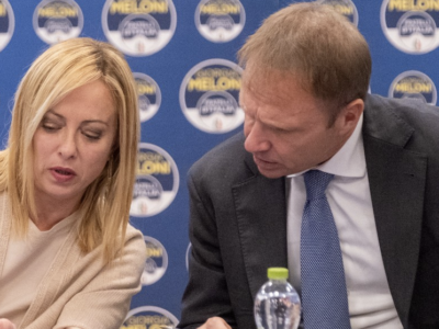 Copertina di Giorgia Meloni e Francesco Lollobrigida “a 80 gradi sotto zero”: “La premier ama la crioterapia, viene quando può. Il ministro viene ancora spessissimo”