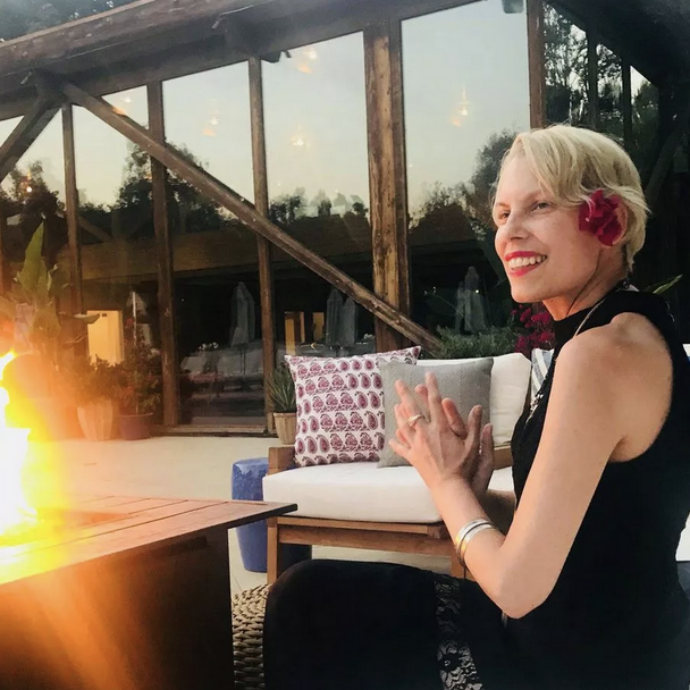 “Dopo la diagnosi di cancro terminale ho deciso di lasciare mio marito e sono andata a letto con 200 uomini. Così mi sono innamorata, di me stessa”: la storia di Molly Kochan