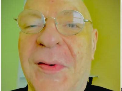 Copertina di “Il pieno possesso della felicità è impagabile, ci vuole solo un sorriso”: Mauro Coruzzi lascia l’ospedale e torna a casa dopo oltre un mese di ricovero