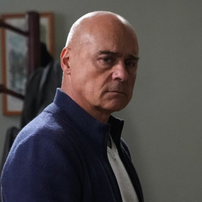 Luca Zingaretti: “I giovani di oggi non fanno più politica perché i politici dicono solo quasi bugie. Il mal di vivere dei ragazzi è superiore al nostro”