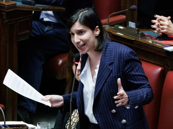 Una delegazione del Pd alla piazza M5s. Schlein: “Distanze su sostegno a Kiev, ma critica al riarmo Ue”