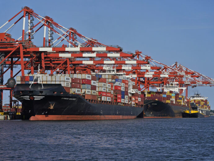 Sono entrati in vigore i dazi statunitensi di base del 10%. Da mercoledì l’avvio delle tariffe reciproche