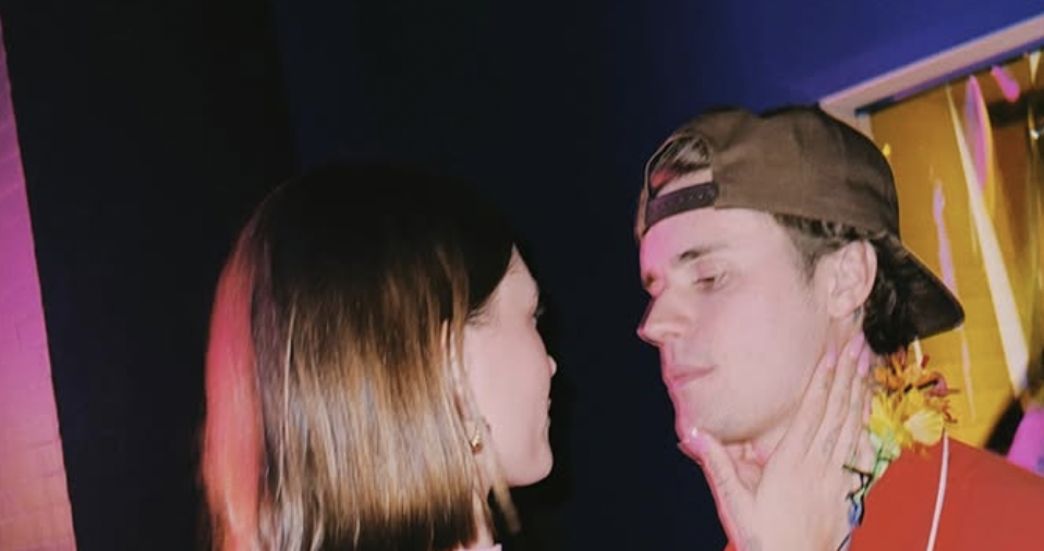 “È maniacale, non dorme, mangia pochissimo, manda messaggi frenetici nel cuore della notte, la moglie chiede di pregare per lui”: la forte preoccupazione per Justin Bieber