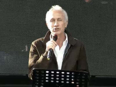 Copertina di Piazza contro il riarmo, Travaglio: “Ecco tutte le balle che ci hanno raccontato”. L’intervento integrale