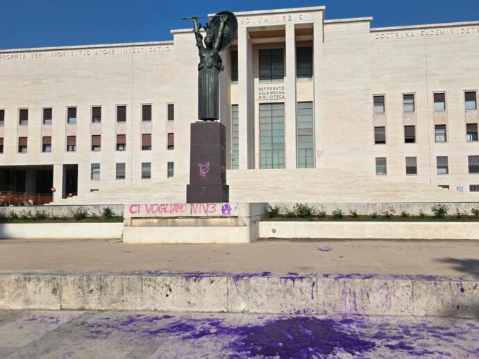 Femminicidi, la rettrice della Sapienza accusa gli studenti di “vandalismo”. La replica: “Non ci rispetta”