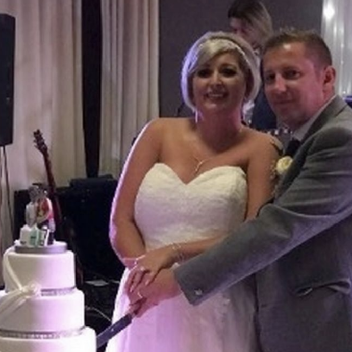 Vinse 170 milioni di euro e ora (a causa dei soldi) divorzia dal secondo marito ma “con gioia”: la storia di Gillian Bayford