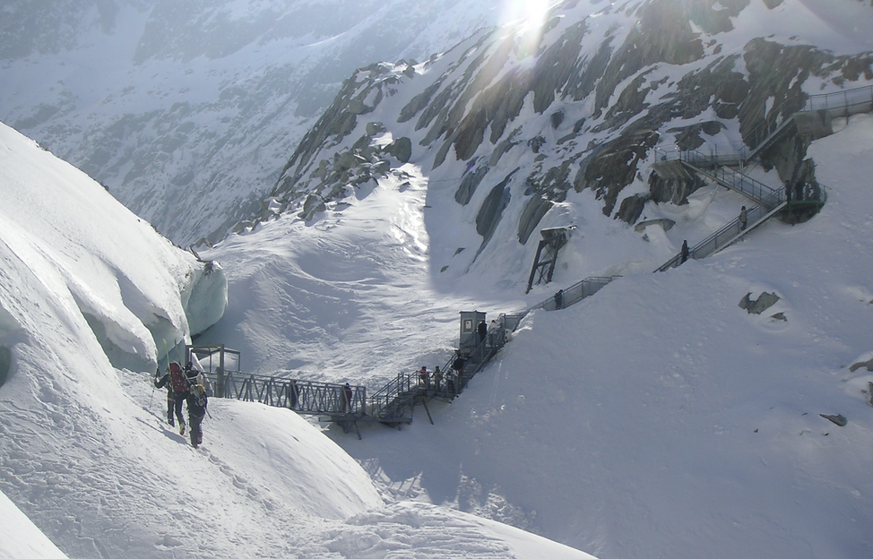 Due scialpinisti morti sul Monte Bianco: sono precipitati in due crepacci diversi, a distanza di poche ore