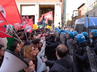 Bologna, scontri alla contromanifestazione di Pap: i manifestanti volevano raggiungere la pizza pro-Europa