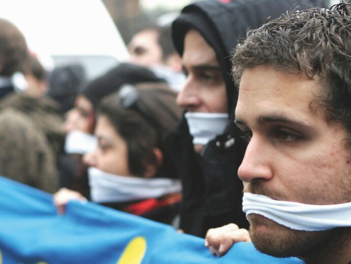 Censure: non si uccidono così le libertà di professori e allievi