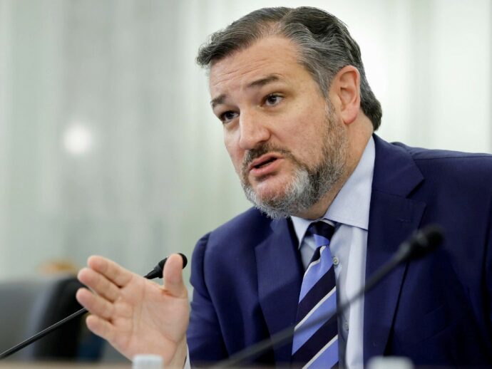 “Vinceremo”,  il tycoon insiste. Ma anche i suoi  sono critici