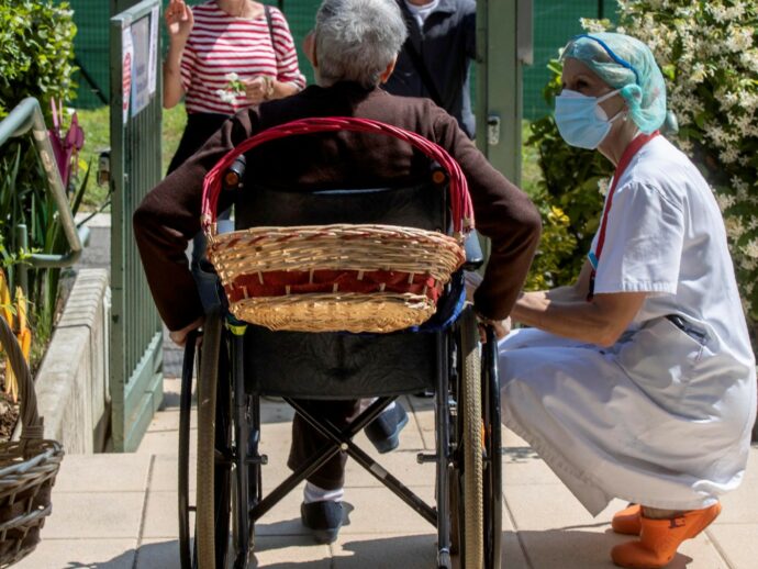 Sanità, Lega&C. scaricano i malati non autosufficienti