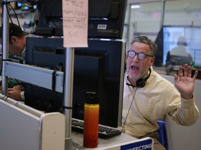 Trenta minuti di delirio a Wall Street, su voci di uno stop ai dazi (poi smentite) si muovono 6mila miliardi