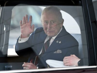 Copertina di Re Carlo e Camilla sono arrivati in Italia: l’incontro con Mattarella e Meloni, poi i festeggiamenti per l’anniversario di nozze. Il programma del royal tour