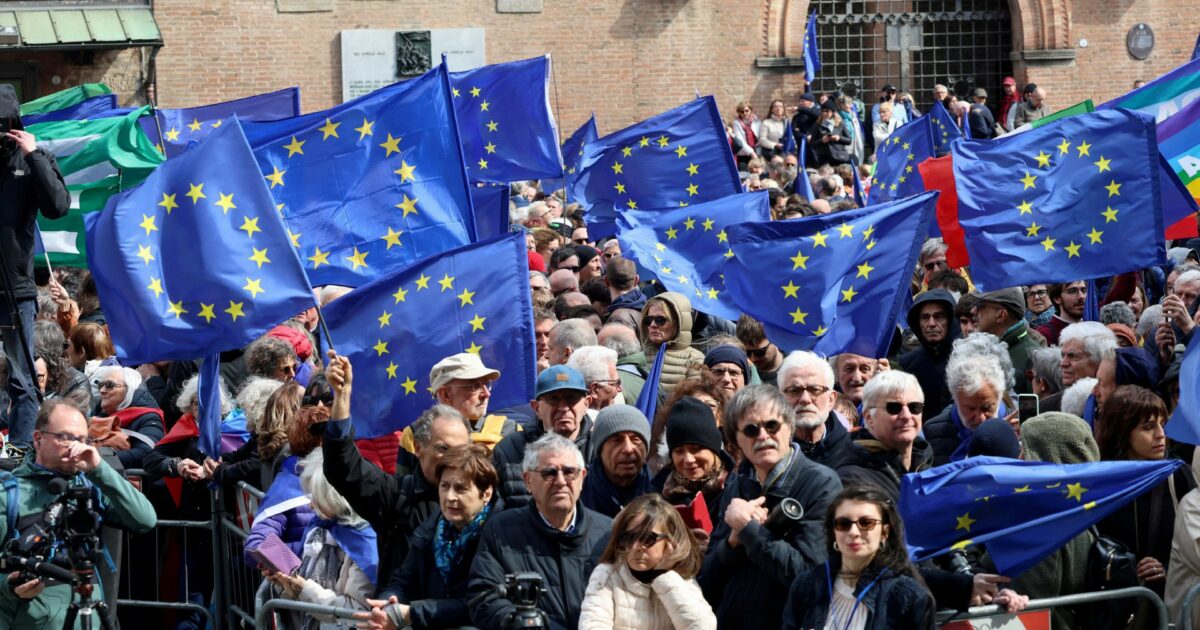 La vera setta è quella europeista: guai a criticare il sogno dell’Ue! La vera setta è quella europeista: guai a criticare il sogno dell’Ue!