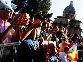 Criminalizzare il dissenso è un errore gravissimo: vale sia per il riarmo che per le politiche pandemiche