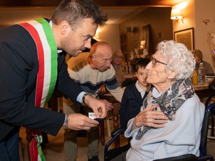 Morta a 100 anni la staffetta “Gina”. La storia di Virginia Manaresi: la lotta partigiana, la deportazione, l’evasione