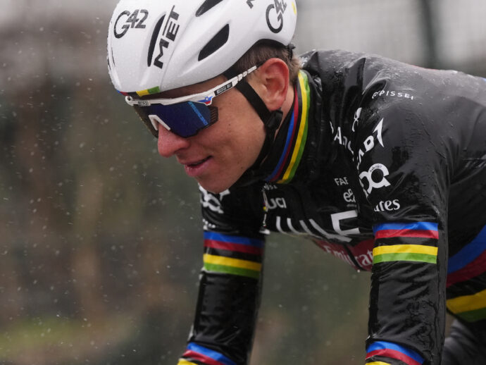 Pogacar e la missione Parigi-Roubaix. Dal test di Arenberg ai record sul pavé in allenamento: com’è nata la folle idea