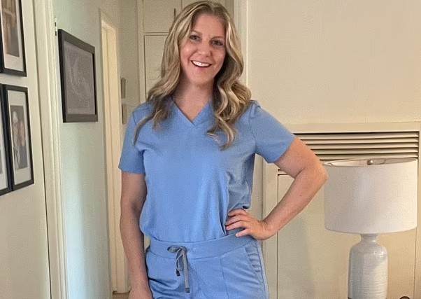 “Sono un’infermiera in un hospice e so quello che vedono le persone prima di morire, vi spiego cos’è lo sguardo della morte”: il racconto di Julie McFadden