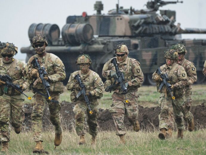 Soldati via dall’Est e disertata la Nato: Usa verso il disimpegno