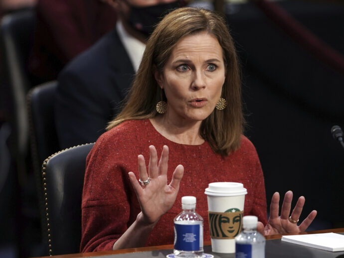 Amy Coney Barrett, chi è la giudice della Corte Suprema scelta da Trump e ora prima nemica dei Repubblicani