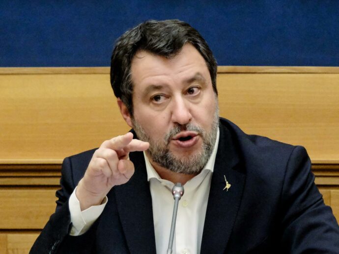 La Cassazione boccia il decreto Salvini: no a “padre” e “madre” sulla carta d’identità del figlio di due donne