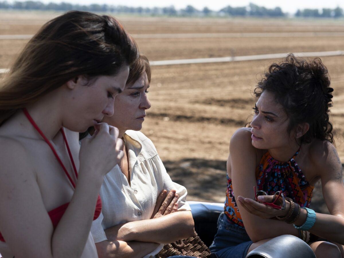 Cannes 2025, “Fuori” di Mario Martone è l’unico italiano in gara con Valeria Golino, Elodie e Matilda De Angelis. Attesa per Scarlett Johansson neo regista