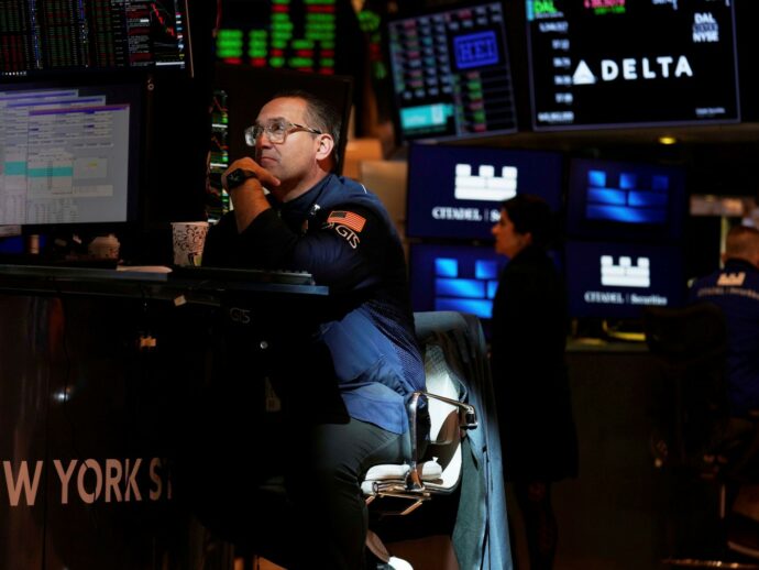 Rendimento dei titoli trentennali Usa al 5% e oro al massimo storico: cresce la tensione sui mercati globali