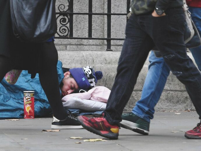 Due senzatetto morti nella stessa piazza