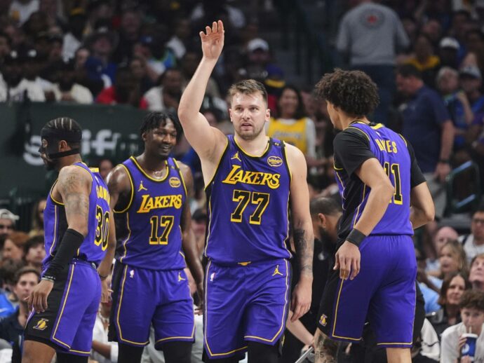 NBA Freestyle | Doncic “torna” a Dallas e illumina: 45 punti, vittoria Lakers e nostalgia Mavericks