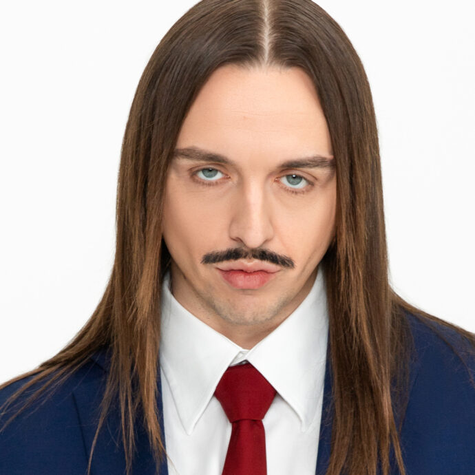 “Lucio Corsi a Eurovision? Canzone bella, ma troppo calma. Serve di più. Gabry Ponte è un dj, non canta”: le pagelle di Tommy Cash di “Espresso Macchiato”