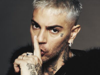 Copertina di Emis Killa si sfoga con i fan: "Andate a rubare, non chiedete soldi a me. Non fate l'elemosina sui social"