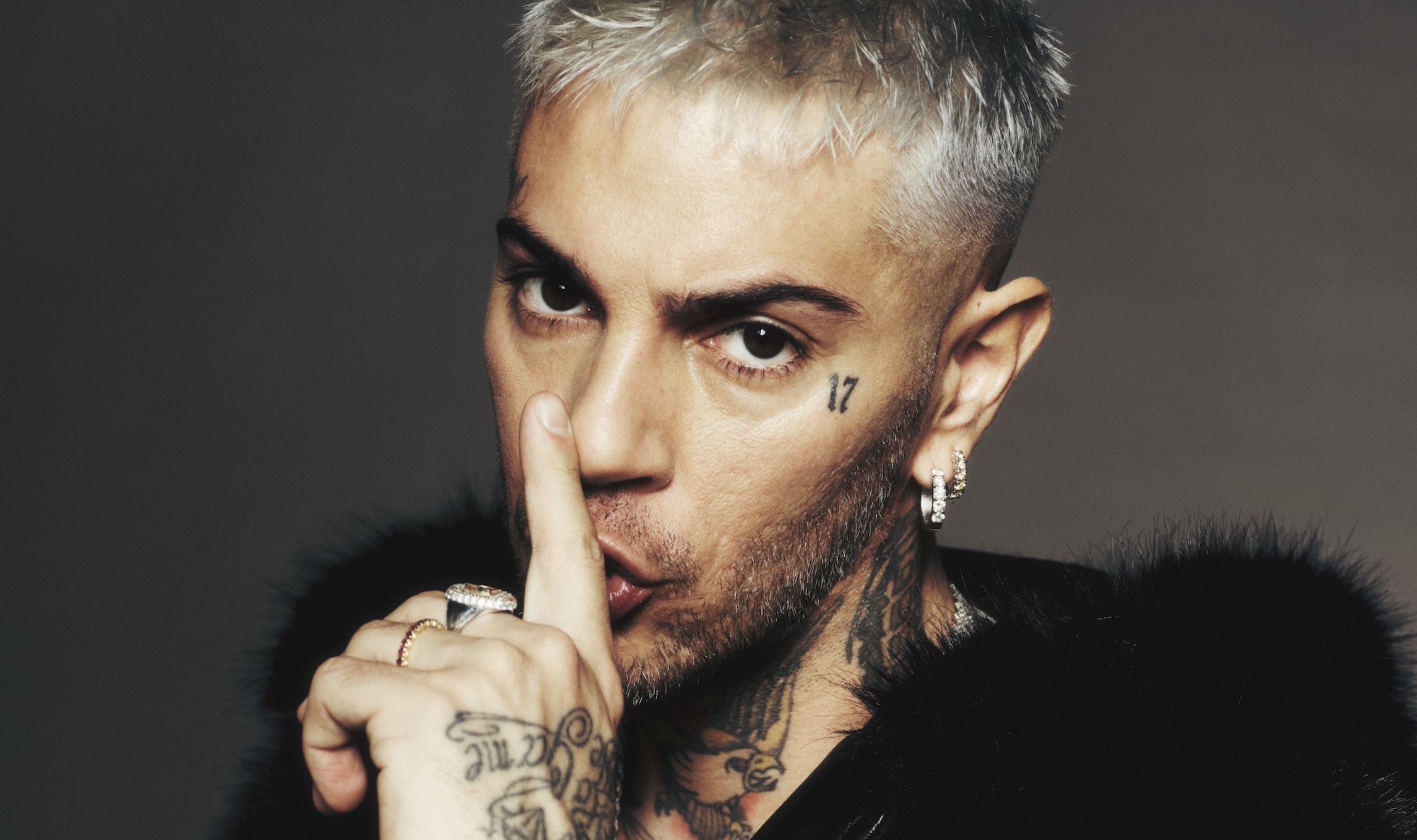 ho donato soldi per una bambina malata ma quella raccolta era una truffa c8217232 sempre un infame pronto ad approfittarsene emis killa si infuria sui social