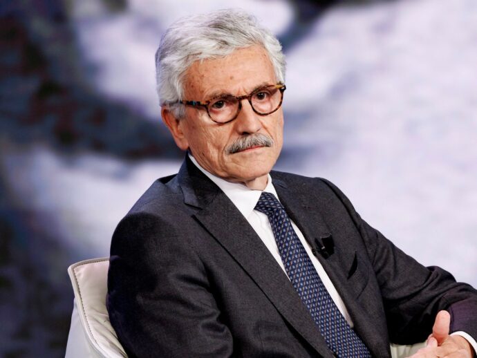 Armi in Colombia, non fu corruzione: archiviato D’Alema