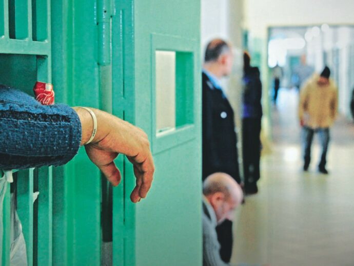 Sesso in carcere: camere con letto e servizi igienici