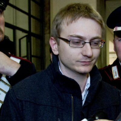 Copertina di Garlasco, l’inchiesta verso la chiusura: il procuratore di Pavia a Milano dalla pg. Sul tavolo la revisione del processo a Stasi