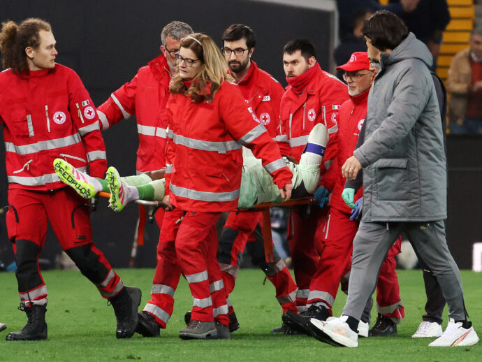 Paura durante Udinese-Milan: Maignan lascia il campo per un trauma cranico. Cos’è successo e le sue condizioni
