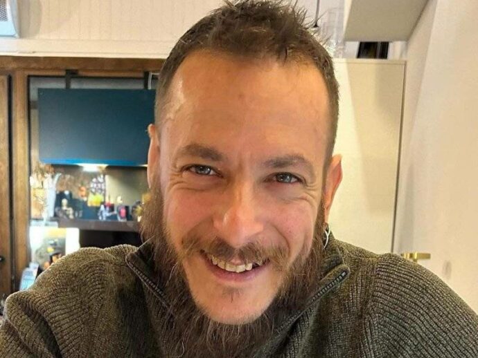 Operaio di 35 anni morto schiacciato da una porta blindata nel Trapanese: la stava trasportando per una consegna