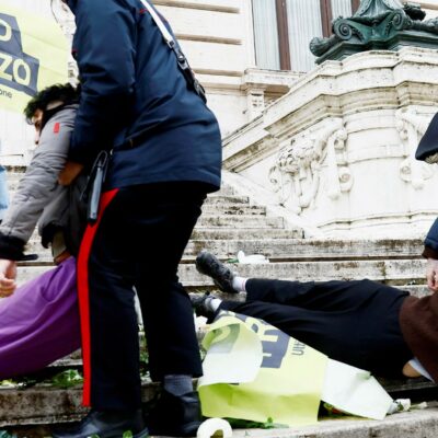 Copertina di Dl Sicurezza, in vigore l’inutile infornata di reati “d’urgenza”