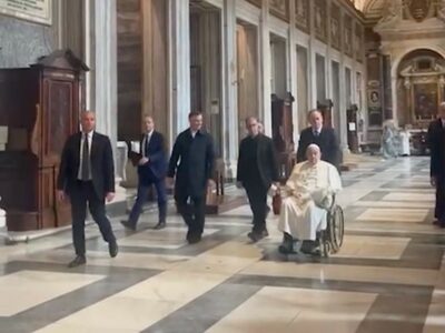 Copertina di Nuova sorpresa del Papa, stavolta Bergoglio si è presentato a Santa Maria Maggiore (video)